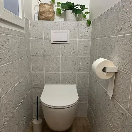 La Belle Jeannine - T2 40 M2 - Calme, Central, De Gamme, Equipe Dijon