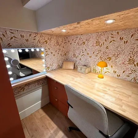 La Belle Jeannine - T2 40 M2 - Calme, Central, De Gamme, Equipe Dijon