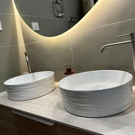 La Belle Jeannine - T2 40 M2 - Calme, Central, De Gamme, Equipe 第戎