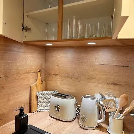 La Belle Jeannine - T2 40 M2 - Calme, Central, De Gamme, Equipe