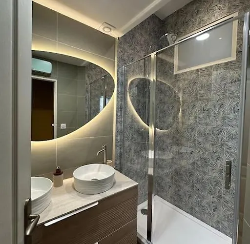 La Belle Jeannine - T2 40 M2 - Calme, Central, De Gamme, Equipe *