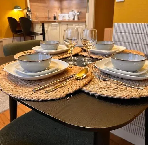 La Belle Jeannine - T2 40 M2 - Calme, Central, De Gamme, Equipe