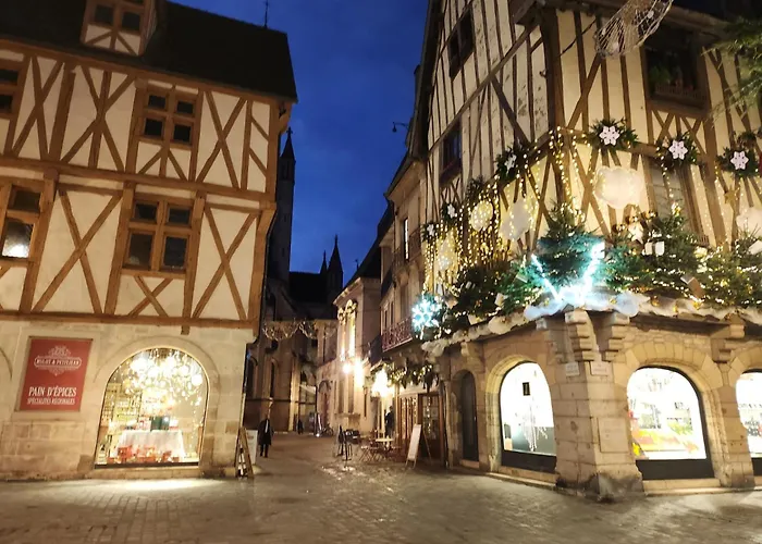 La Belle Jeannine - T2 40 M2 - Calme, Central, De Gamme, Equipe