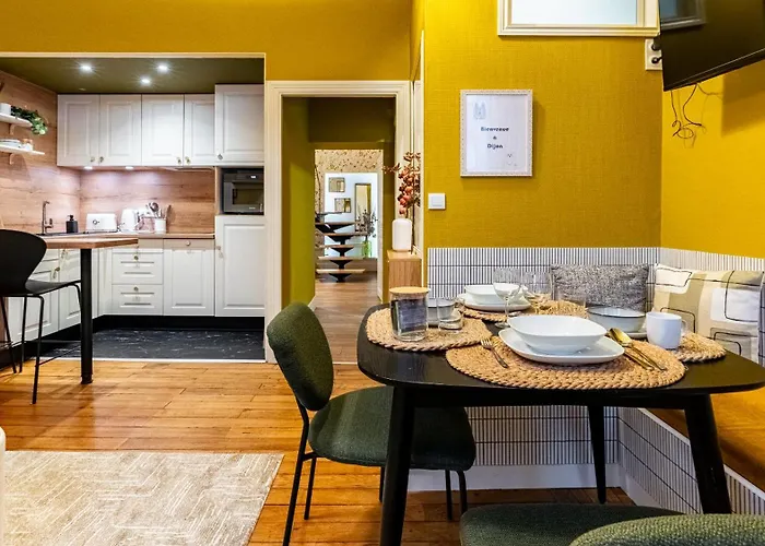 La Belle Jeannine - T2 40 M2 - Calme, Central, De Gamme, Equipe * Dijon